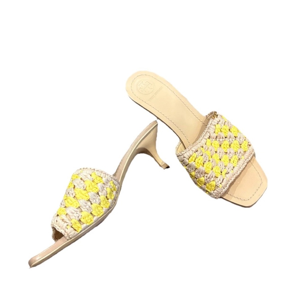 TORY BURCH Crochet  Raffia Kitten Heel in pancake/calendula Size 6